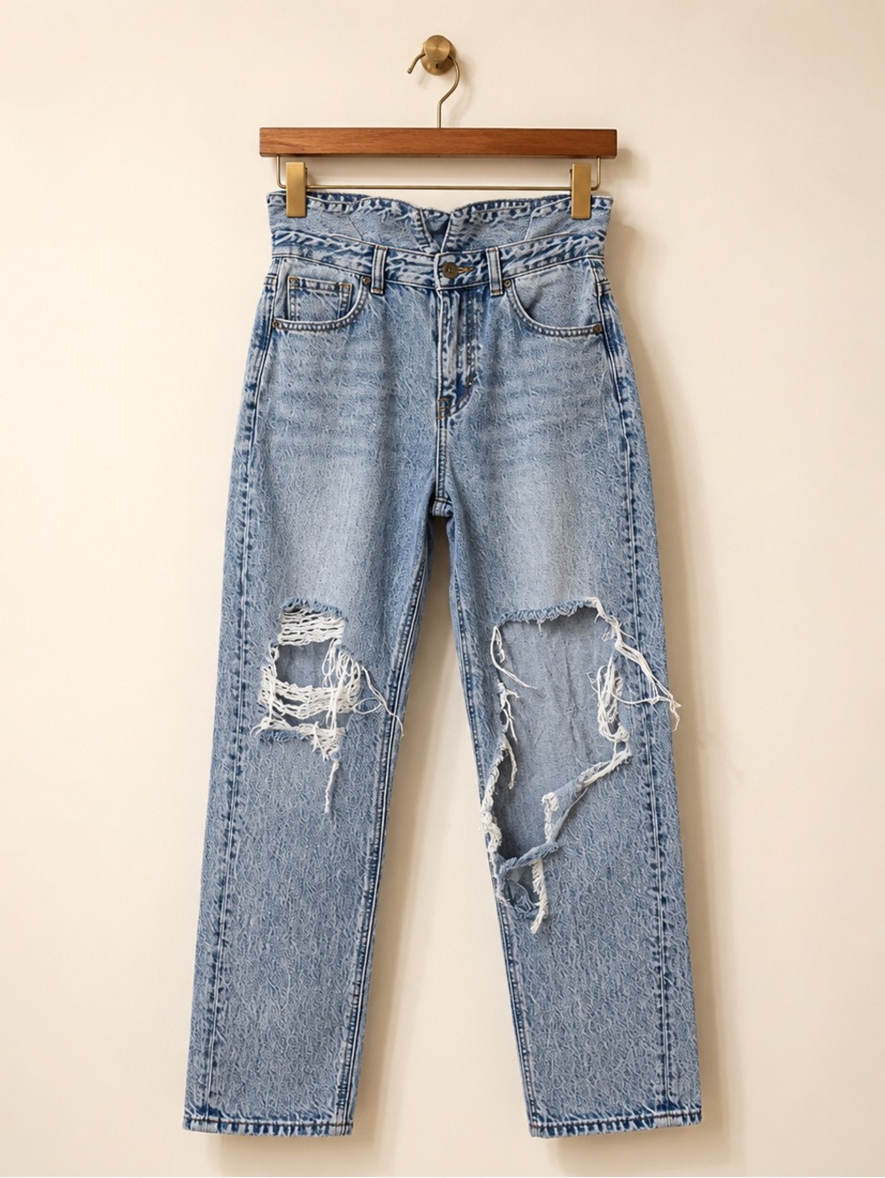 American Eagle 2018 High-Rise Paperbag Waist Mom Jean 
Sz 00 Short 
Acid Wash